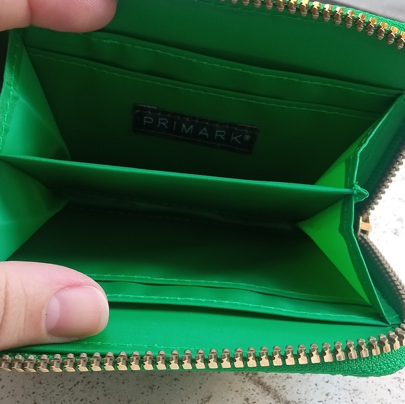 Primark New with Tags Green Wallet - Picture 8 of 8
